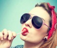 /album/jegkrem-melle-hangulat/beauty-blonde-girl-lollipop-sunglass-6ac9b46b798ffeeb7f64cece8c07ac83-jpeg/
